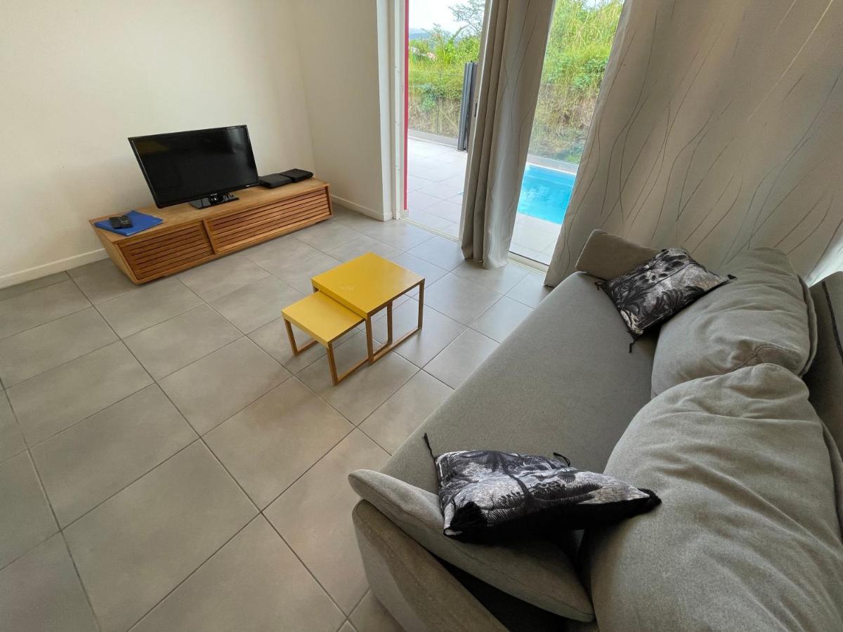 La Villa Jalna Grenadine Deux Chambres Et Piscine Privee เลส์ทรัวส์-ซีเลต์ ภายนอก รูปภาพ