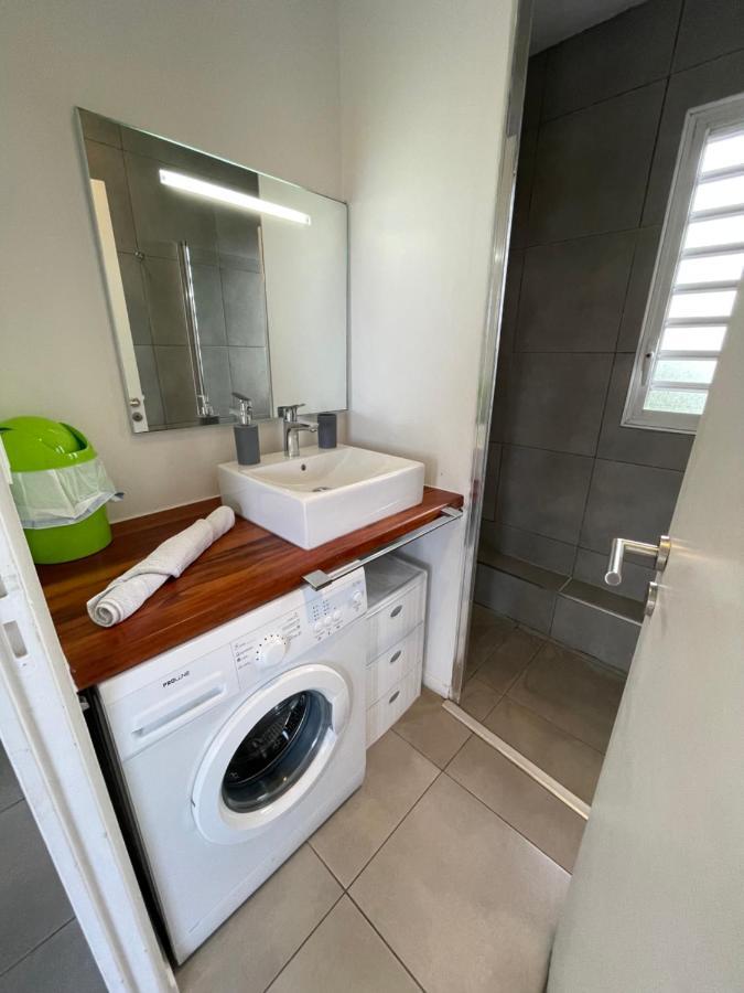 La Villa Jalna Grenadine Deux Chambres Et Piscine Privee เลส์ทรัวส์-ซีเลต์ ภายนอก รูปภาพ