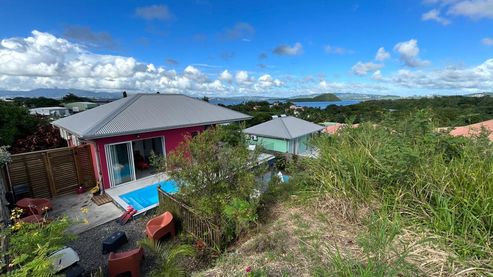 La Villa Jalna Grenadine Deux Chambres Et Piscine Privee เลส์ทรัวส์-ซีเลต์ ภายนอก รูปภาพ
