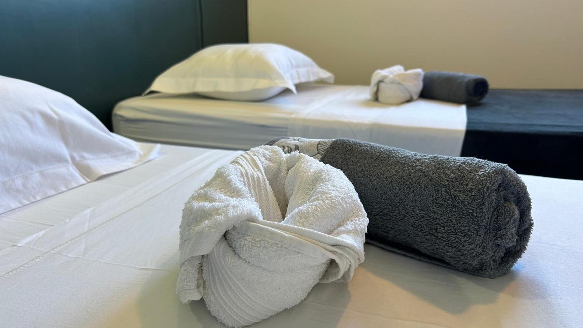 La Villa Jalna Grenadine Deux Chambres Et Piscine Privee เลส์ทรัวส์-ซีเลต์ ภายนอก รูปภาพ