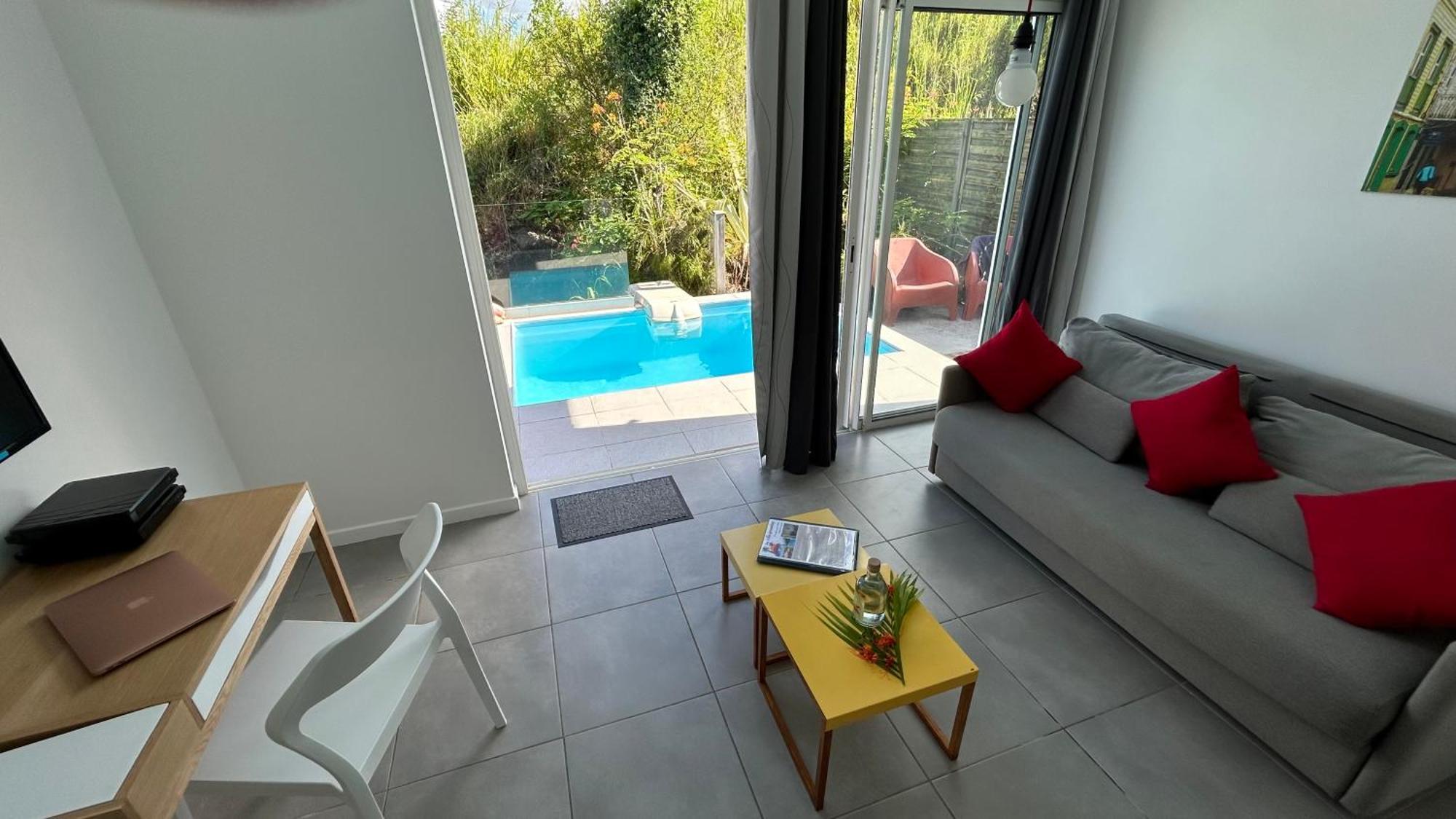 La Villa Jalna Grenadine Deux Chambres Et Piscine Privee เลส์ทรัวส์-ซีเลต์ ภายนอก รูปภาพ