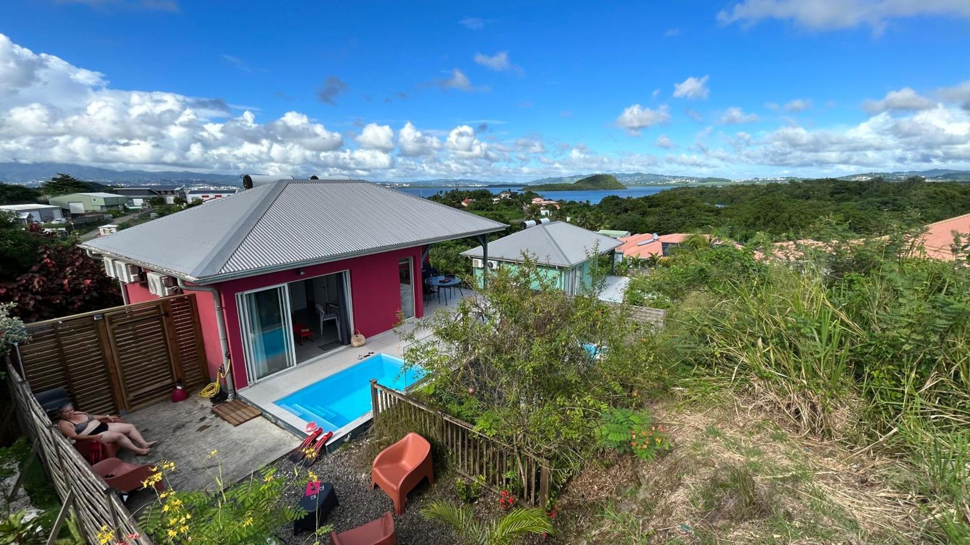 La Villa Jalna Grenadine Deux Chambres Et Piscine Privee เลส์ทรัวส์-ซีเลต์ ภายนอก รูปภาพ