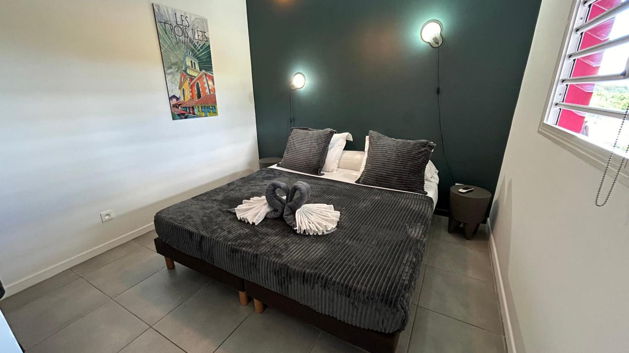 La Villa Jalna Grenadine Deux Chambres Et Piscine Privee เลส์ทรัวส์-ซีเลต์ ภายนอก รูปภาพ