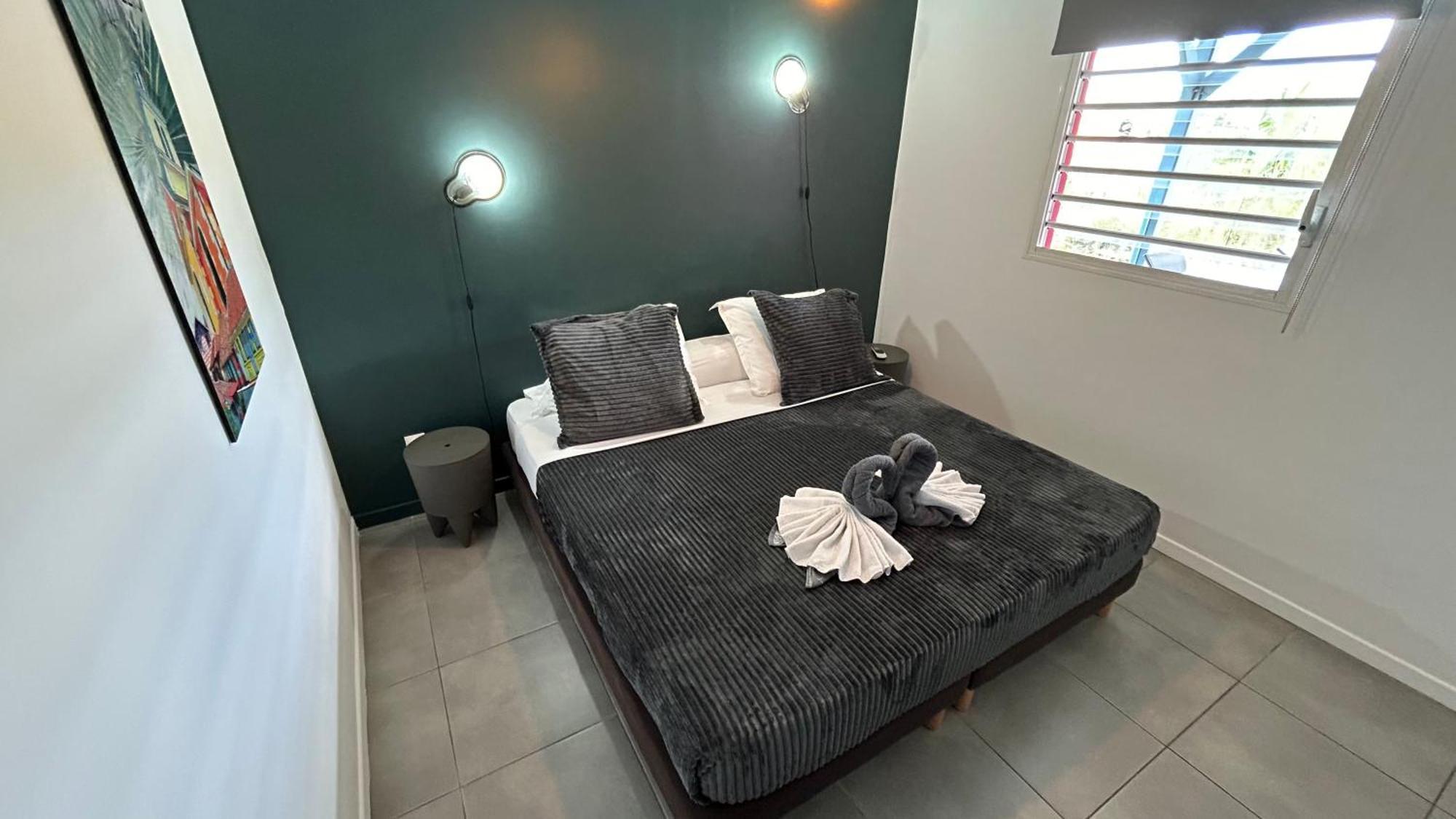 La Villa Jalna Grenadine Deux Chambres Et Piscine Privee เลส์ทรัวส์-ซีเลต์ ภายนอก รูปภาพ